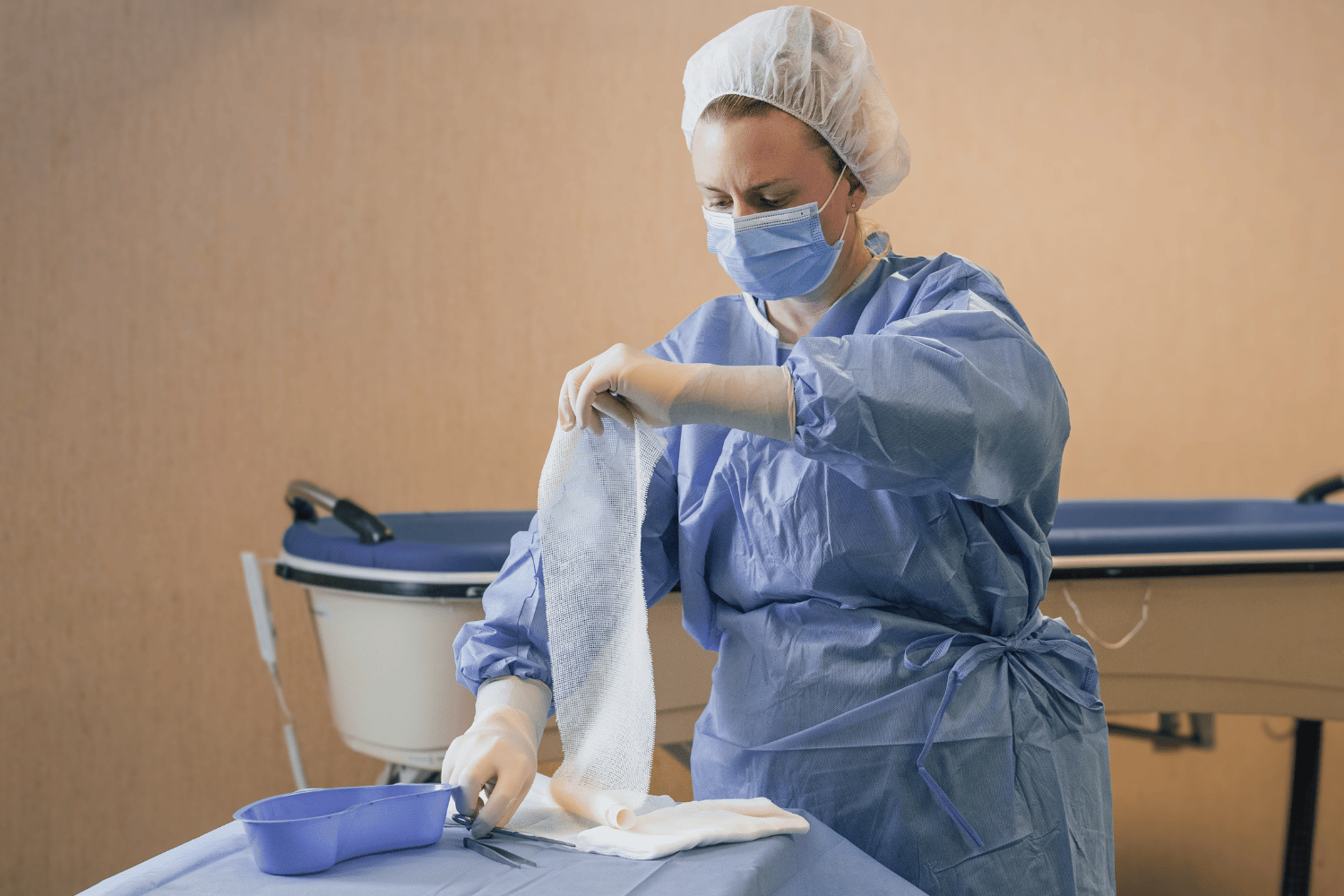 https://www.vicburns.org.au/files/general/1500x1000/Burns_nurse_preparing_mesh.png